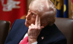 Ist Trump hier tatsächlich eingeschlafen oder hat er sich einfach nur gelangweilt, wie er nun ...