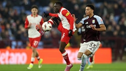 Soumaila Diabate zeigte gegen Aston Villa eine starke Leistung.