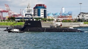 Die „Narwhal“ ist mit einer Länge von rund 70 Metern und einer Breite von acht Metern relativ ...