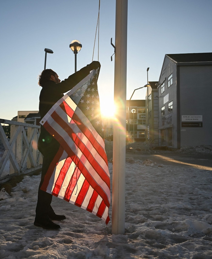 Schafroth gab im Nachhinein an, die „Bedeutung der Flagge für die Grönländer unterschätzt“ zu ...