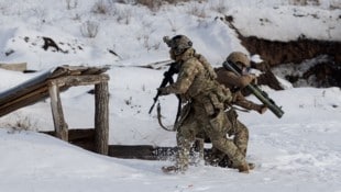 Ukrainische Streitkräfte beim Training