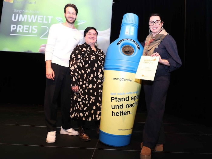 Die YoungCaritas wurde für ihre soziale Pfandflaschen-Aktion geehrt.