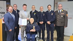 Besondere Ehre für einen besonderen Floriani: Fritz Singer senior!