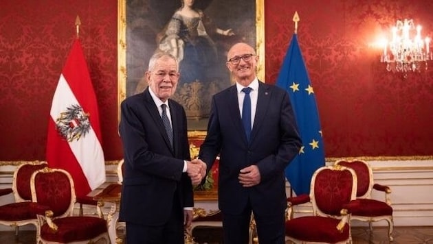 Van der Bellen (links) und Mattle in der Hofburg