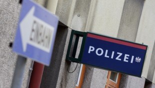 Die Polizei sucht nun die Frau. (Symbolbild)