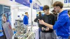 Besucher hatten auch in der Industriehalle viel zu bestaunen und auszuprobieren!
