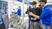 Besucher hatten auch in der Industriehalle viel zu bestaunen und auszuprobieren!
