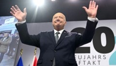 Der ÖVP-Chef kündigte eine Volksbefragung an – allerdings ohne Absprache mit seinen beiden ...