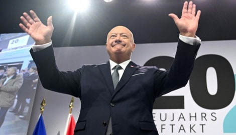 Der ÖVP-Chef kündigte eine Volksbefragung an – allerdings ohne Absprache mit seinen beiden ...