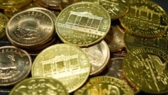 Nach seiner jüngsten Rekordjagd ist der Preis für Gold am Freitagabend massiv unter Druck ...