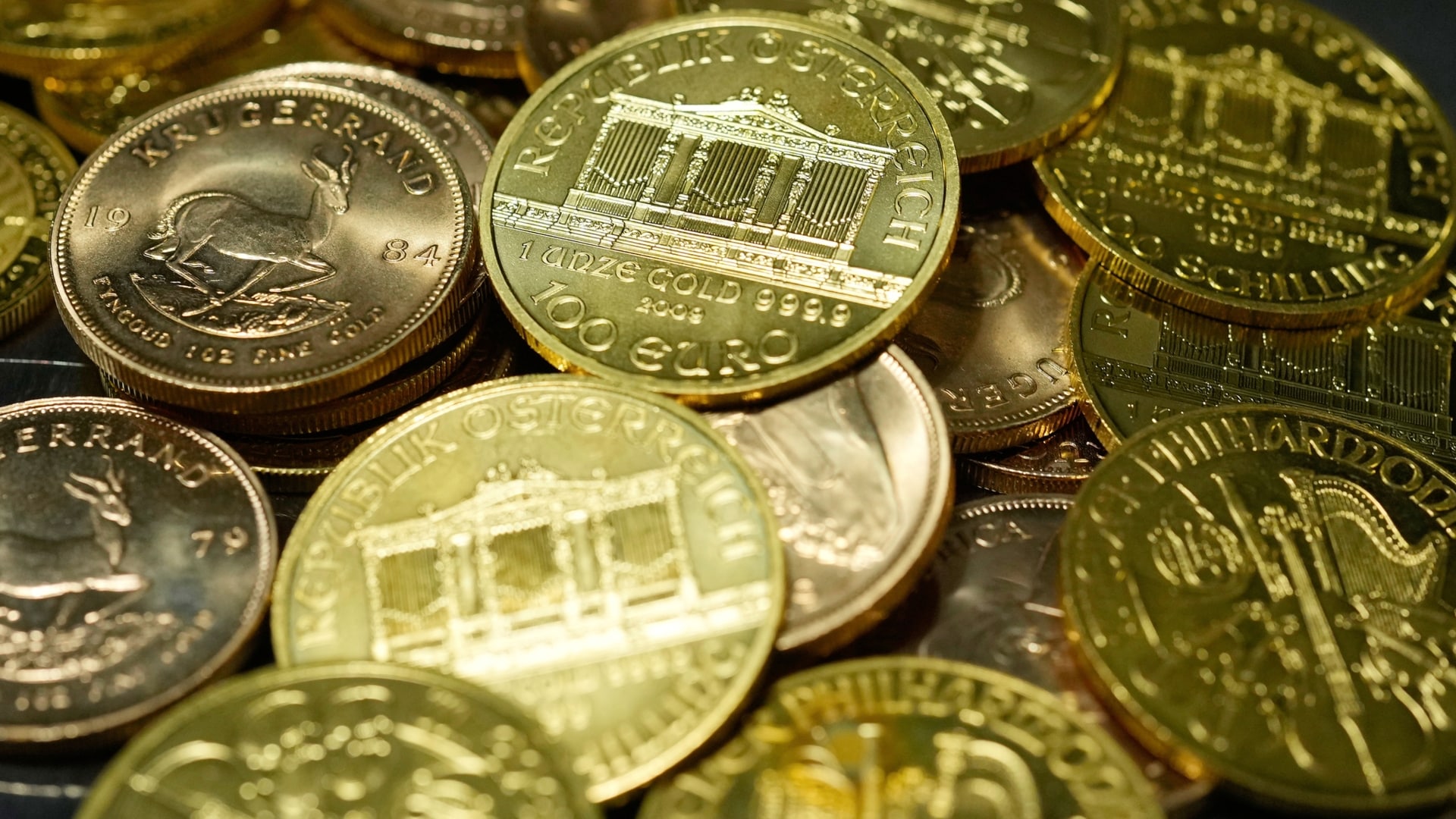 二ノ宮慶子 居候している筋肉質な黒人男性と3Pファック！未亡人まんこをデカマラ巨根でガン突き