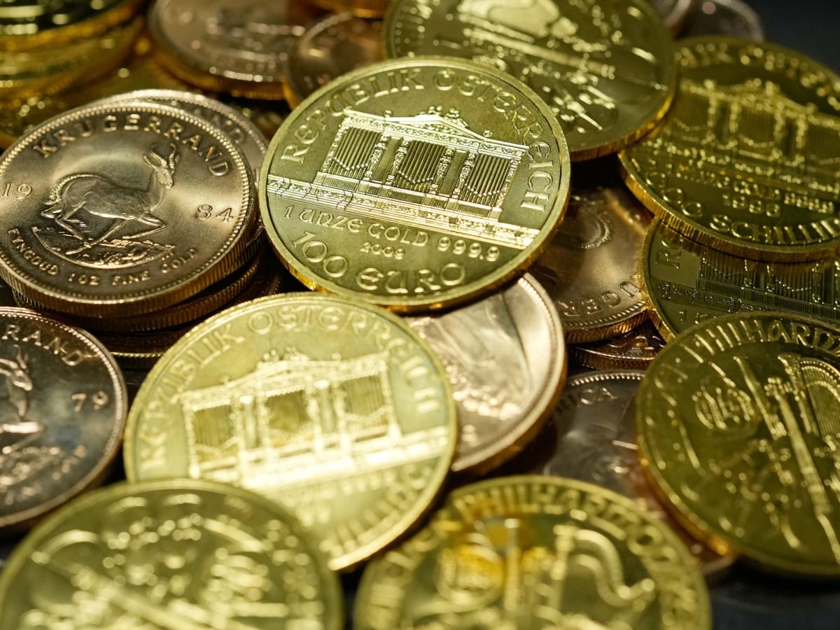 森田まゆ 湊莉久 ショートカット巨乳の制服JKをバスの車内で痴漢！立ちバックで犯しまくる