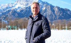 Thomas Stangassinger posierte für die „Krone“ vor malerischer Kulisse im Olympiazentrum Rif.