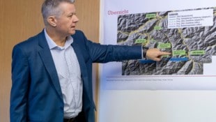 Thomas Rieder, GF der Tinetz zeigt, wie das Projekt funktionieren soll.