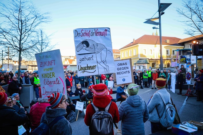 Die „Omas gegen rechts“ protestieren stets, wenn die SPÖ zu einer Kundgebung lädt. Hier etwa ...