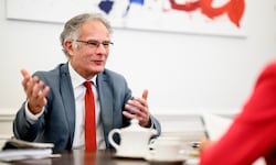 Beliebtester Minister der Regierung: Markus Marterbauer (60), Herr über die Staatsfinanzen.