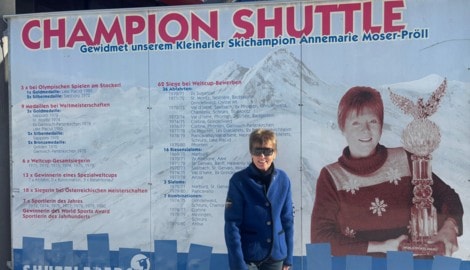 Bei der Talstation in Kleinarl ist der berühmtesten Tochter des Ortes eine Ehrentafel gewidmet. 
