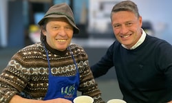 Radio-U1-Moderator Vitus Amor (rechts) bat Manfred Zöschg zum Interview.