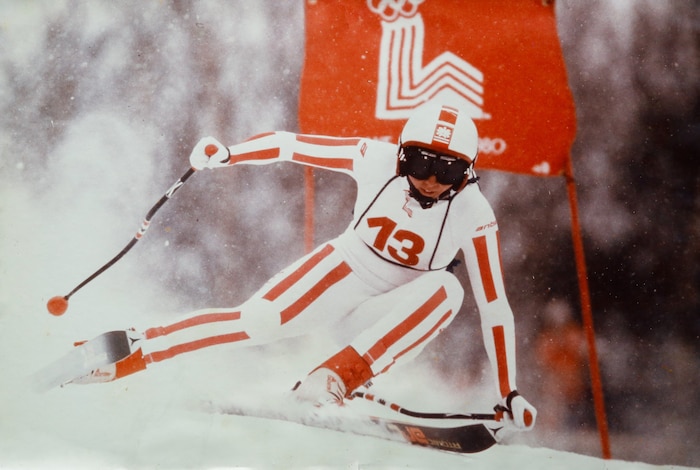 1980 raste die Salzburgerin in Lake Placid zu Olympia-Gold in der Abfahrt.