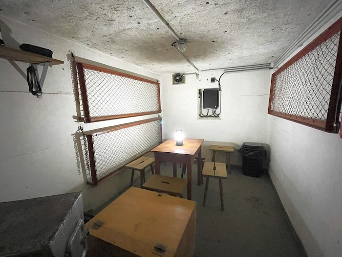 Die Inneneinrichtung des Bunkers – keine Luxusherberge