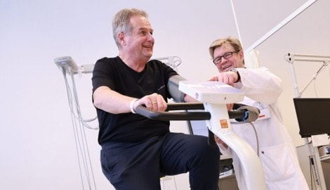 Der beliebte Kastelruther-Spatzen-Sänger Norbert Rier ist ein vorbildlicher Patient und streut ...