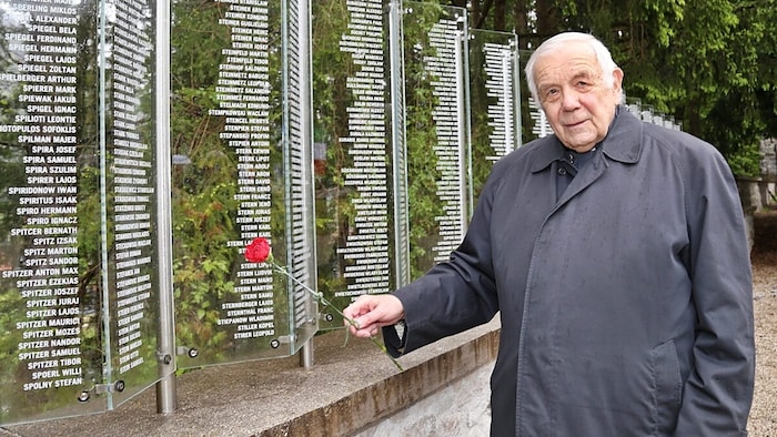 Der Alt-Bischof bei der 76. Befreiungsfeier im KZ Ebensee im Mai 2021.