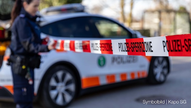 Großaufgebot: Rettungsdienst, mehrere Patrouillen der Polizei und das Institut für Rechtsmedizin ...