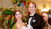 Nadine Kogler und Fabienne Knolly bilden heuer ein doppelt weibliches Polonaise-Paar.