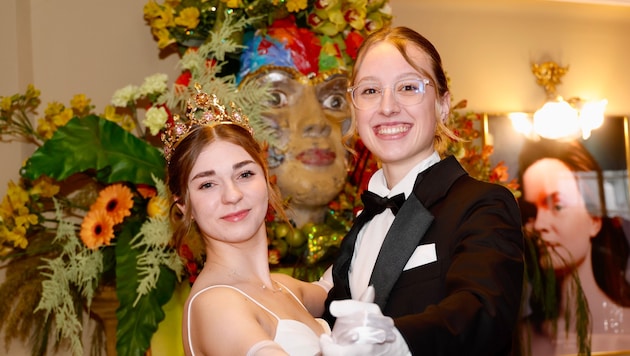 Nadine Kogler und Fabienne Knolly bilden heuer ein doppelt weibliches Polonaise-Paar.