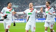 Die Erlöser-Pose steht ihm gut – Michael Gregoritsch hat den FC Augsburg per Doppelpack zum Sieg ...