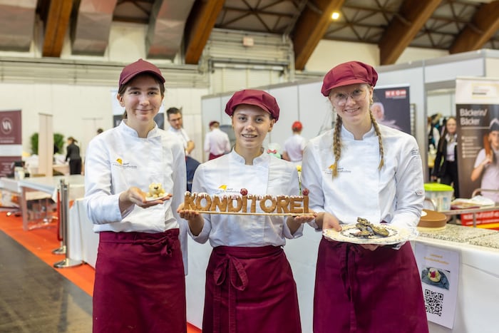 Die Konditoreilehrlinge führten ihr Können mit Pralinen und Torten vor.