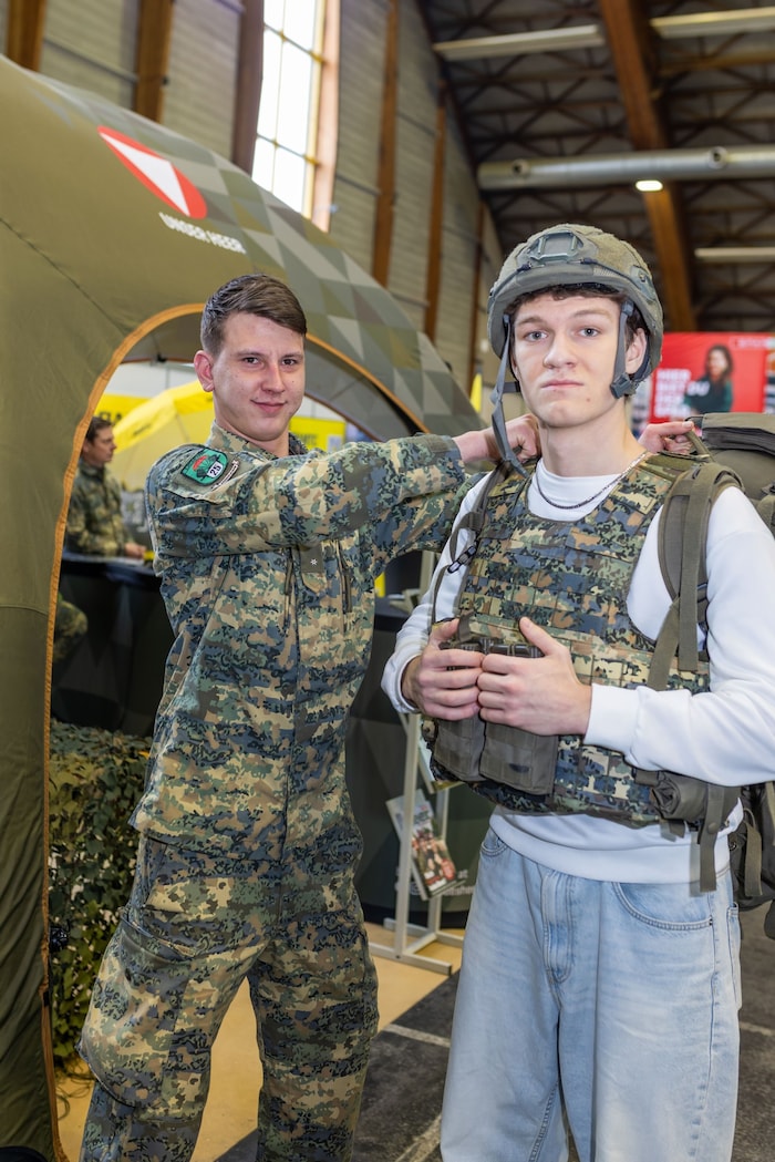Auch das Bundesheer war vor Ort und informierte.