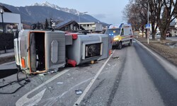 Der Tankwagen verlor mehrere Liter Heizöl.