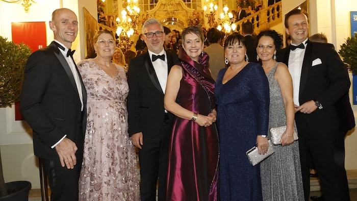 Willibald Ehrenhöfer mit Gunda Pristauz, der slowenischer Botschafter Marko Štucin, ...