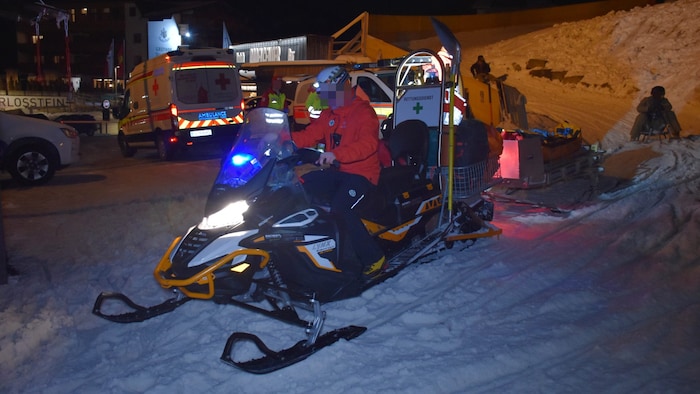 Ein Rodelabenteuer endete für einen Urlauber in Hainzenberg im Spital.