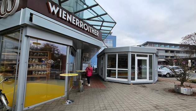 Wienerroither baut auch bei der Uni um. Der Betrieb für Anrainer und Studierende läuft derweil ...