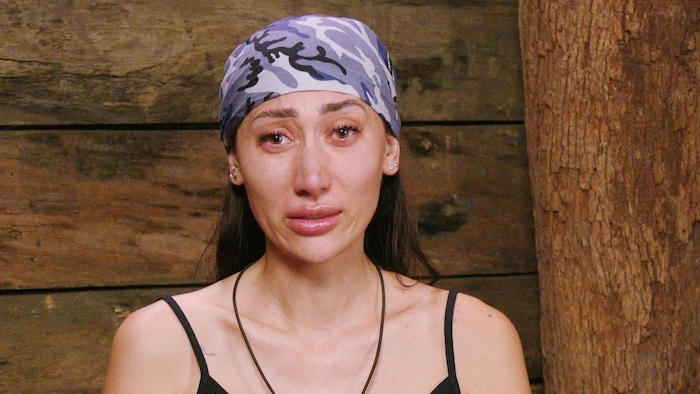 Samira Yavuz ist von Simones übersinnlichen Erlebnissen mit ihrem verstorbenen Sohn sichtlich ...