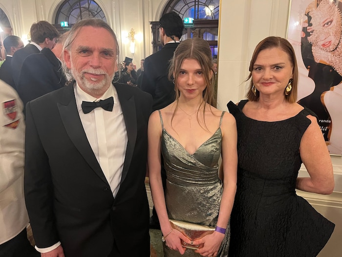 Theatercafe-Betreiber Manfred Koch und Tanja Baumgartinger mit Tochter Pauline (Mitte)