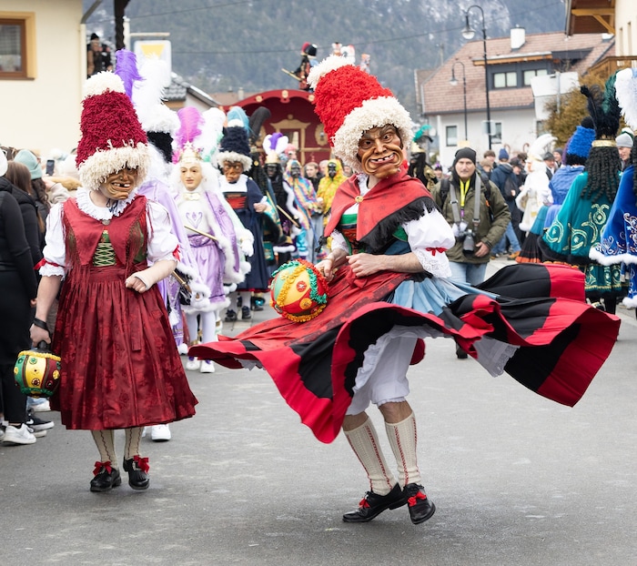 Die Sackner tanzen den Weg frei.