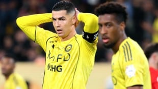 Weigert sich Cristiano Ronaldo (li.), für Al-Nassr- aufzulaufen?