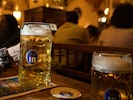 Der Bierabsatz in Deutschland ist auf ein Rekordtief gefallen.