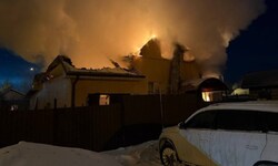 Das betroffene Haus stand komplett in Brand.