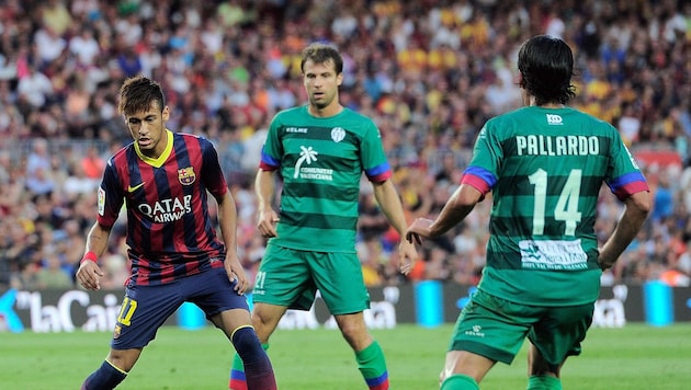 Ivanschitz (Mitte) hat eine besondere Gemeinsamkeit mit Neymar (li.).