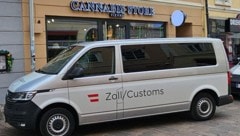 Mehrere Stunden lang wurde der Cannabis-Store in Klagenfurt kontrolliert.