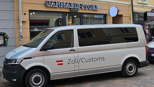 Mehrere Stunden lang wurde der Cannabis-Store in Klagenfurt kontrolliert.
