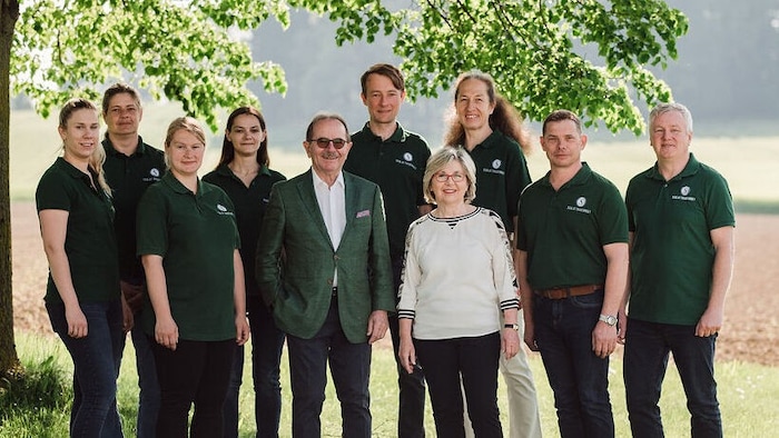 Teamgeist: das Schlattbauerngut hat auch einen Hofladen vor Ort, bei dem Interessierte ...