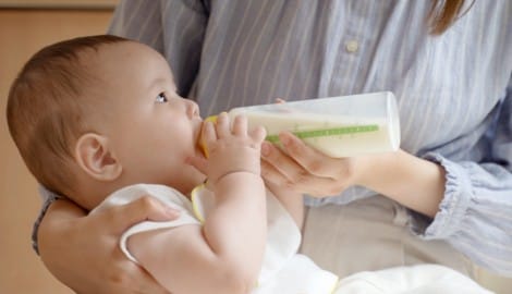 Babymilch als Alternative zum Stillen: Aber was sind die Zutaten?
