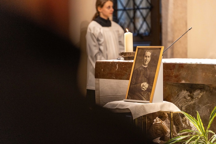 Der berühmte Sozialreformer und Gründer der Salesianer- Don Bosco – wurde 1934 heilig ...