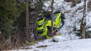 Auf einem geraden Abschnitt kam der 61-Jährige – vermutlich wegen eines medizinischen Problems – ...