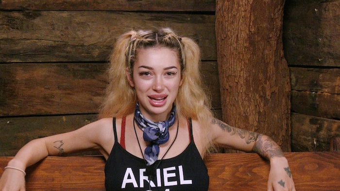 Ariel findet: Von Männern darf man sich nicht vorschreiben lassen, was man anzuziehen hat!